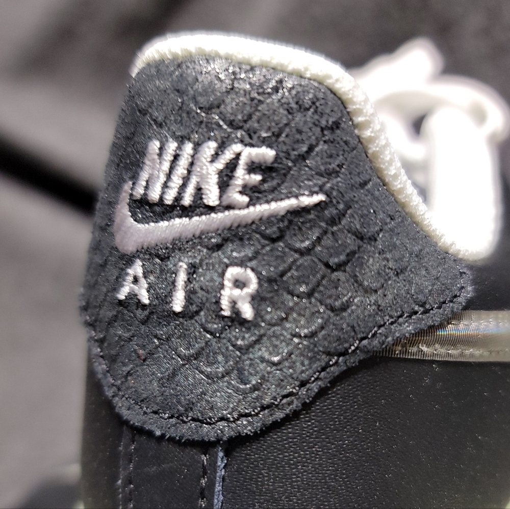 Nike Air Force 1 LV8 GS 'Year of the Dragon' 6.5Y / 8W - Picture 4 of 9